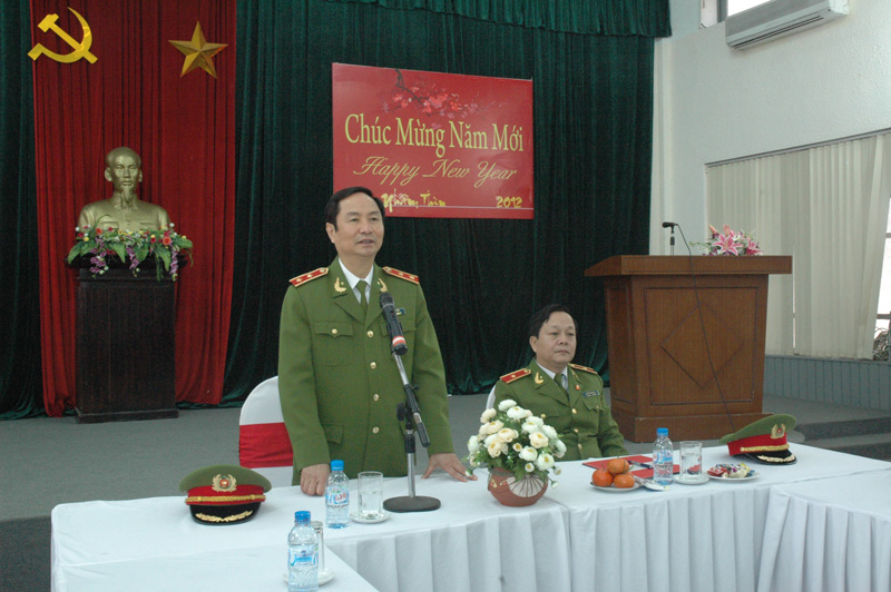 Trung tướng Phạm Quý Ngọ chúc tết tập thể Ban Giám đốc, cán bộ và học viên Học viện CSND